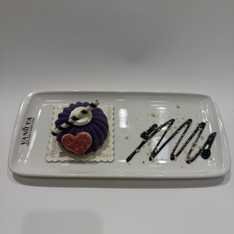 Frambuazlı Adet Pasta